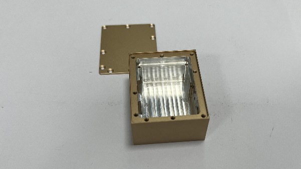 移動電源外殼鋁型材cnc加工的工藝流程是什么？